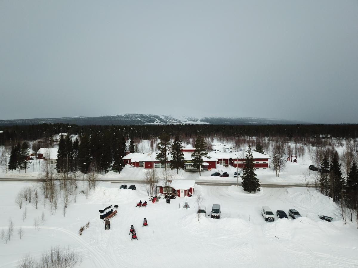 Yllaes Lake Hotel Яллас'ярві Екстер'єр фото